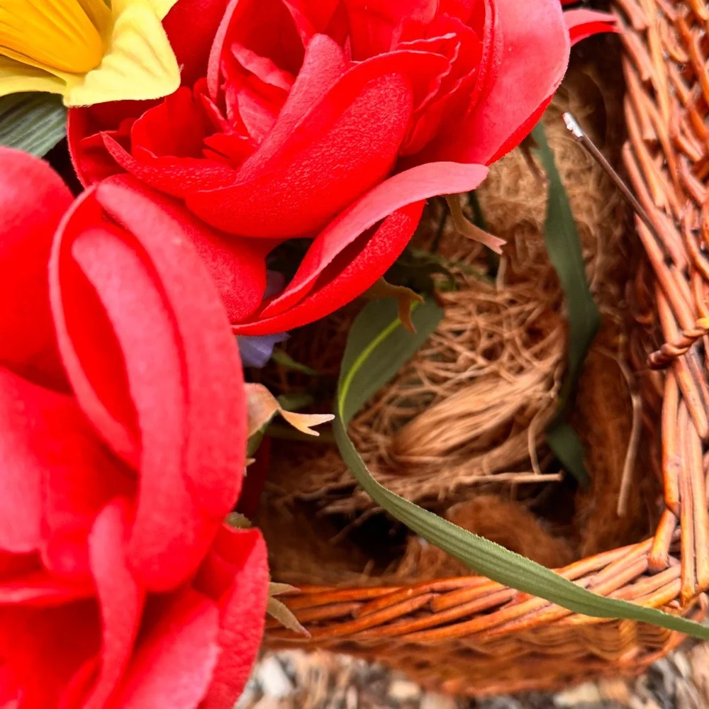 Handcrafted Woven Picnic Basket Artificial Silk Flower Arrangement Decor Accent‎
